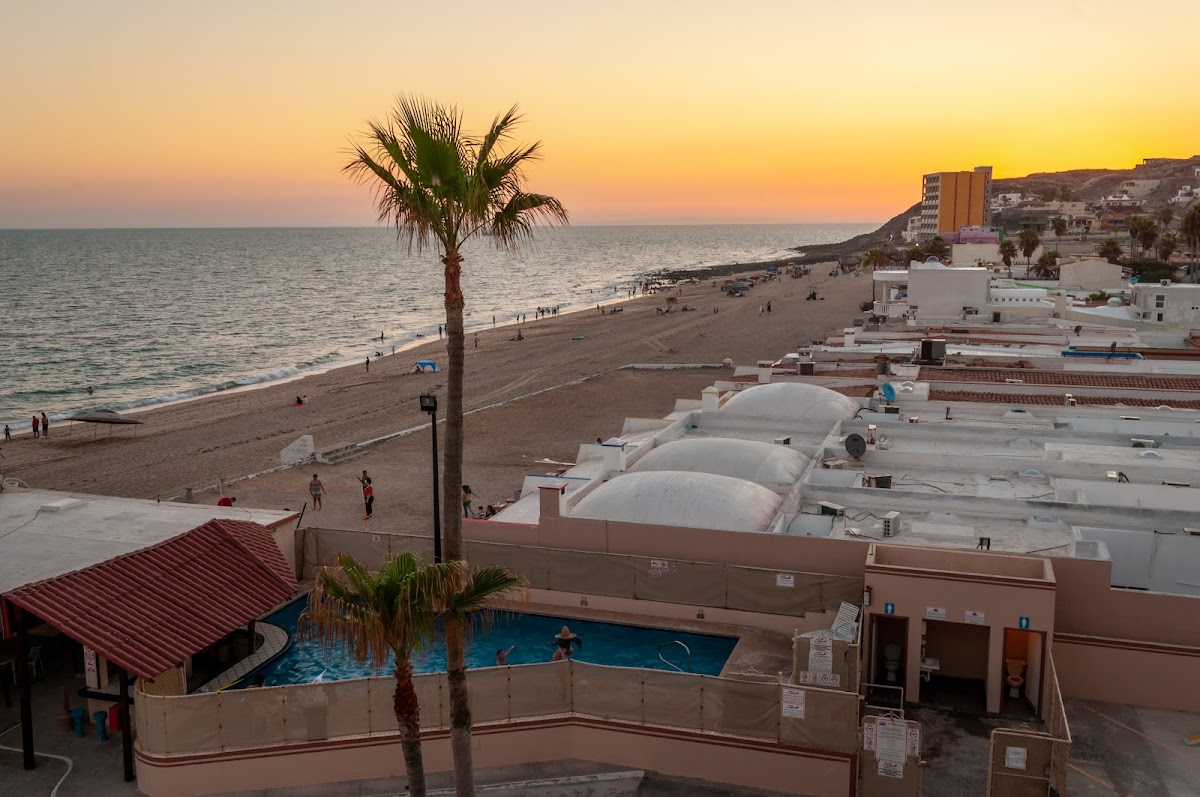 El Mirador Village Hotel